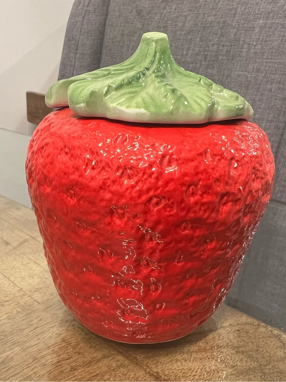 vintage ceramic strawberry jam/sugar jar Made in Italy